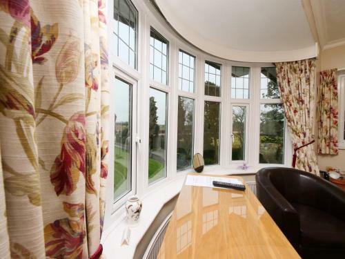 Hostal Westergate House