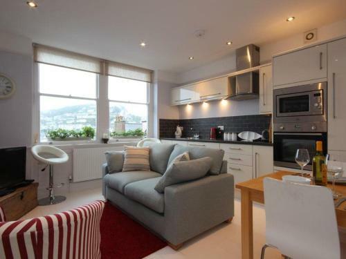 32 Newcomen Road (flat 1)