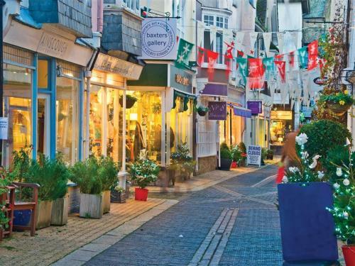 32 Newcomen Road (flat 1)