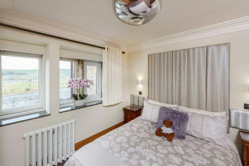 The Saddleworth Hotel