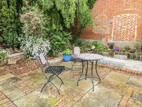 The Nest Box, Diss