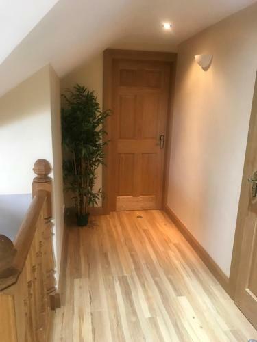 Tranquil Countryside Bungalow With Private Garden!