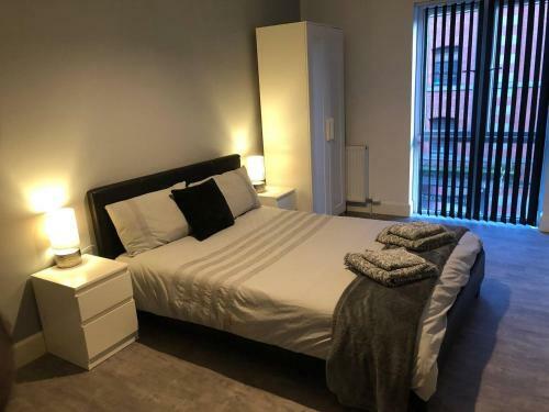 Apartamento Large Stylish City Centre Flat