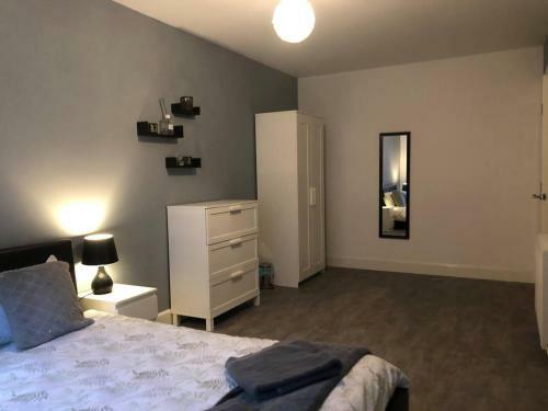 Apartamento Large Stylish City Centre Flat