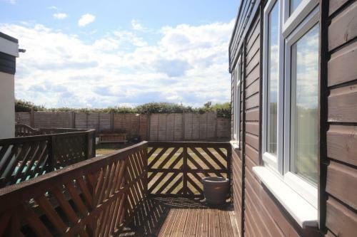 41b Medmerry Park 2 Bedroom Chalet - No Manual Workers Allowed