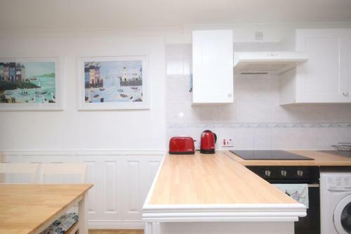 7c Medmerry Park 2 Bedroom Chalet - No Manual Workers Allowed