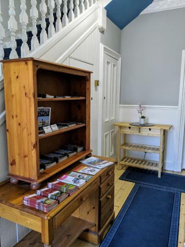 Hostal Falcon Crest Guest House