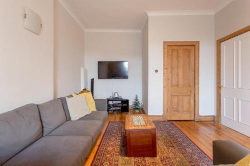 Apartamento Spacious Traditional 3 Bedroom Flat In New Town