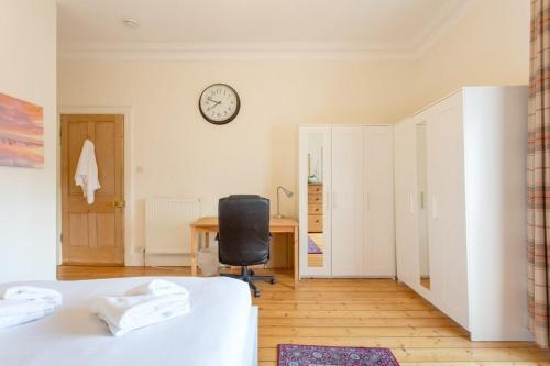 Apartamento Spacious Traditional 3 Bedroom Flat In New Town