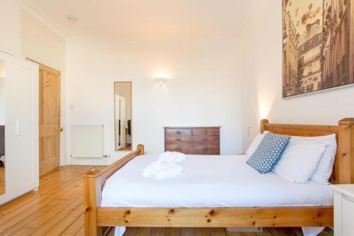 Apartamento Spacious Traditional 3 Bedroom Flat In New Town