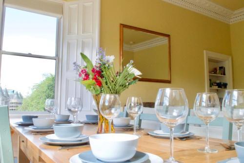 Apartamento Bright Spacious Comfortable Old Town Flat