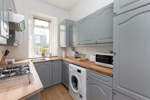 414 Spacious 2 Bedroom Ground Floor Apartment Near Leith