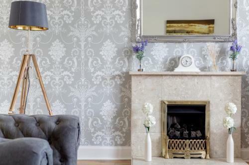414 Spacious 2 Bedroom Ground Floor Apartment Near Leith