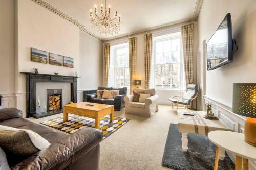 Altido Spacious And Stylish 4-bed Georgian Apartment