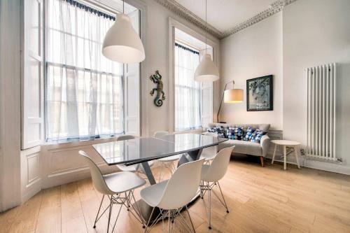 Altido Spacious And Stylish 4-bed Georgian Apartment