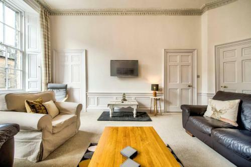 Altido Spacious And Stylish 4-bed Georgian Apartment