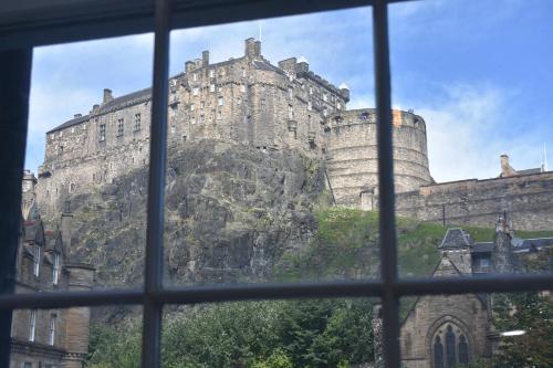 Edinburgh Castle View Apartment On Grassmarket