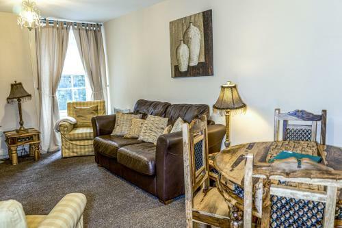Silver Lining - Quiet St Patrick City Apartment