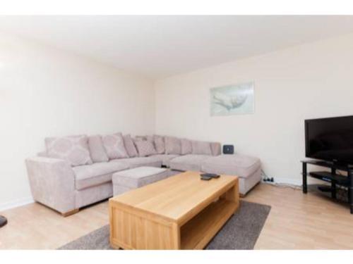 Two Bed Modern Apartment Near Haymarket