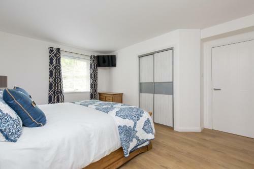 415 Lovely And Central 2 Bedroom Apartment With Secure Parking