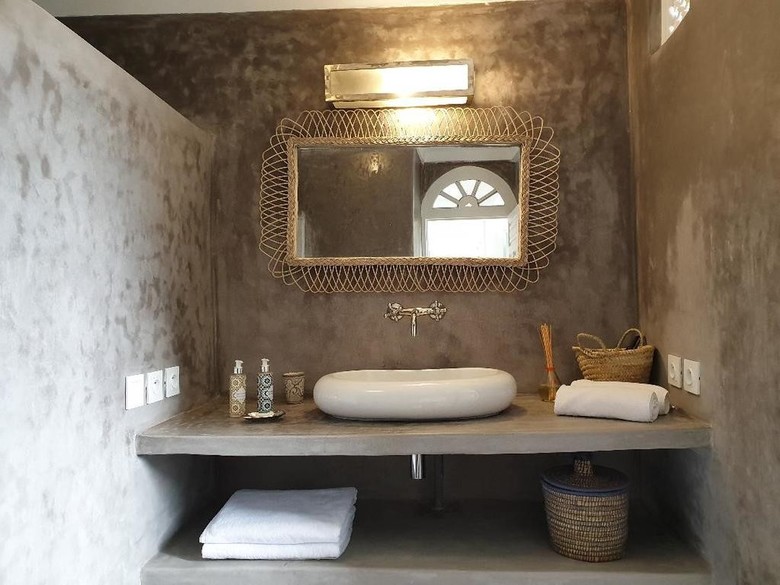 Riad Helen