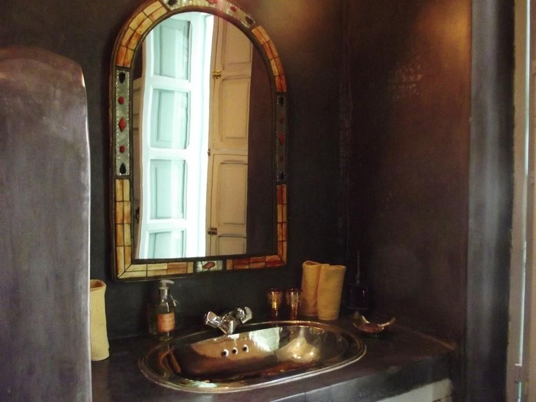 Riad Helen