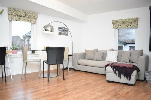 Chapel Lane - Charming Modern One Bed Apartment At The Shore!