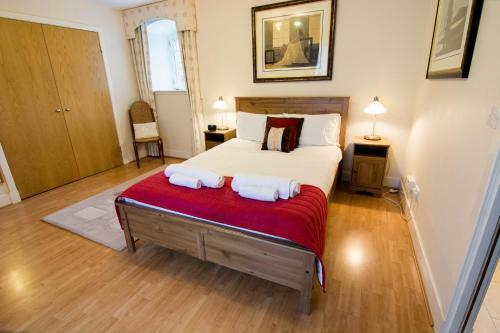 241 Fabulous Three Bedroom Apartment On The Second Floor With Parking