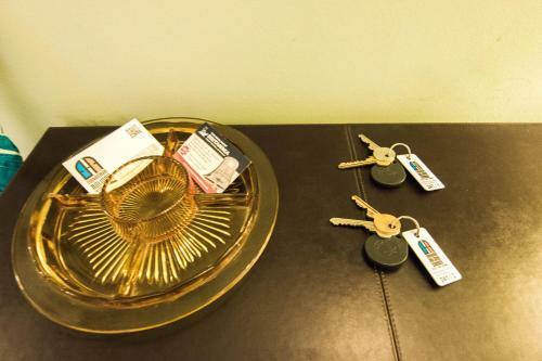 241 Fabulous Three Bedroom Apartment On The Second Floor With Parking