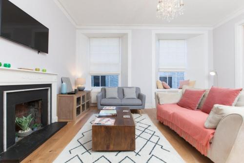 Apartamento Beautifully Modernised New Town Home Sleeps 6