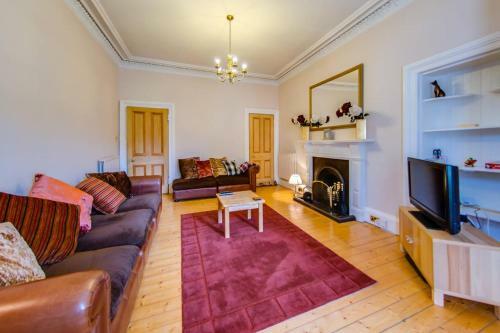 Apartamento Spacious 3br Apt Moments From The Meadows & Old Town