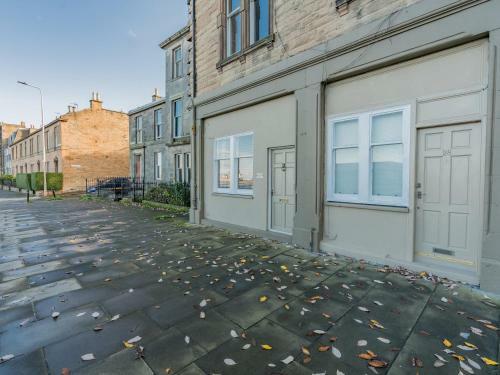 29 Trinity Crescent