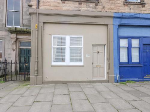 29 Trinity Crescent
