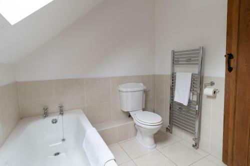 Berry Cottage - 4 Bedroom, Pet-friendly Cottage Sleeping 8