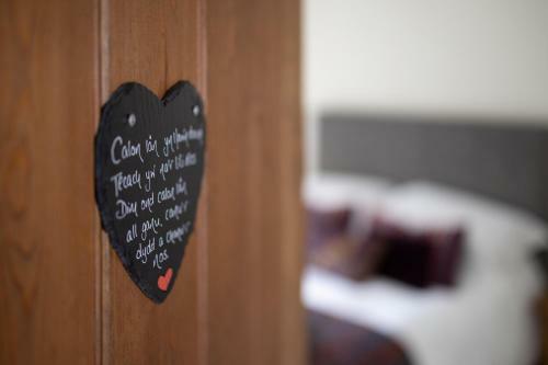 Berry Cottage - 4 Bedroom, Pet-friendly Cottage Sleeping 8