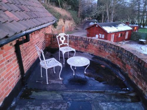 Apartamento 17th-century One Bed Studio With Parking & Garden!