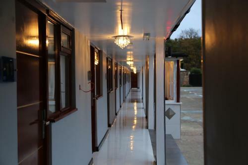 Hotel Atz&h Inn