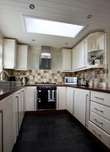 Beautiful 2-bed Lodge With Hot Tub And Saunain Ely