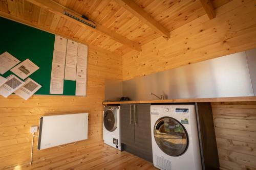Weedingshall Lodges