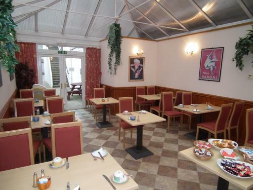 Hostal The Red Lion Tavern