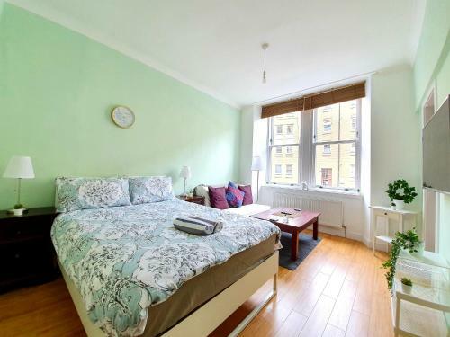 Apartamento Airy, Studio In The Heart Of West End