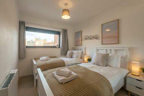 Riverview Apartment, Secure Parking And Balcony