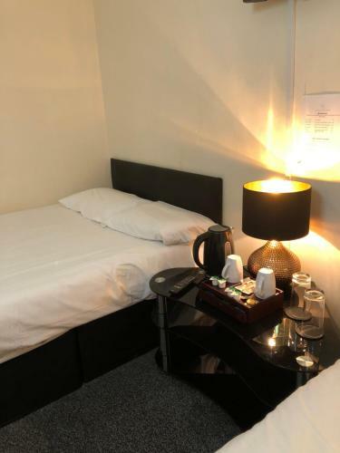 Bed & Breakfast Renfrew Rooms At City Centre