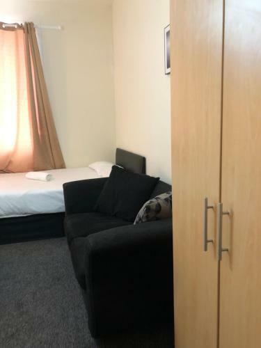Bed & Breakfast Renfrew Rooms At City Centre