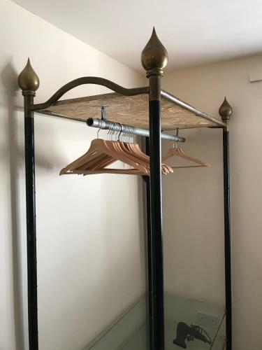 2 Crown Barton