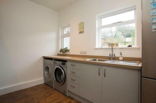 Beautiful 3-bed House In Glastonbury- Sleeps 10