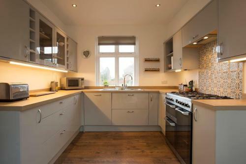 Beautiful 3-bed House In Glastonbury- Sleeps 10