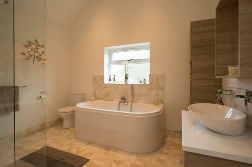 Beautiful 3-bed House In Glastonbury- Sleeps 10