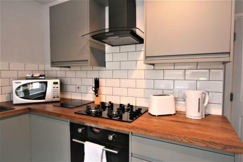 Brunswick Square Apartments By Roomsbooked