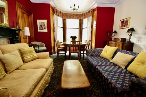 Hostal The Pines House